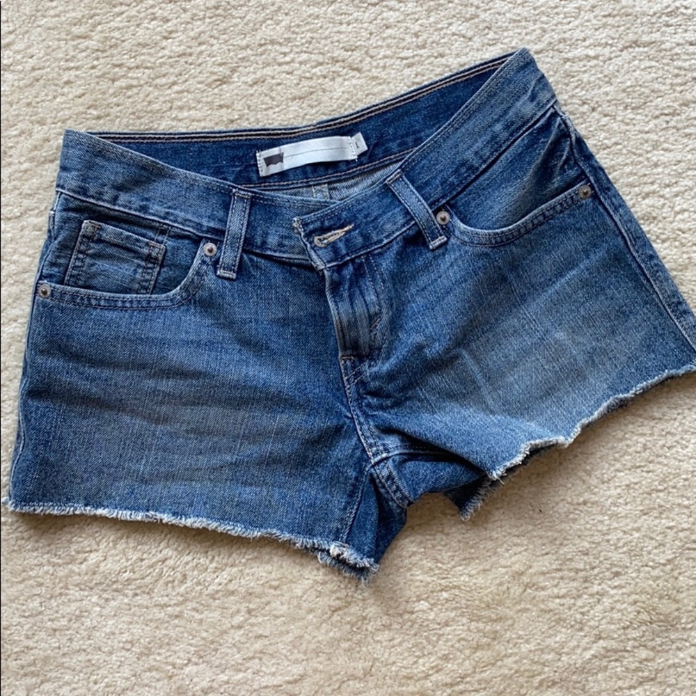 Levi cut off shorts